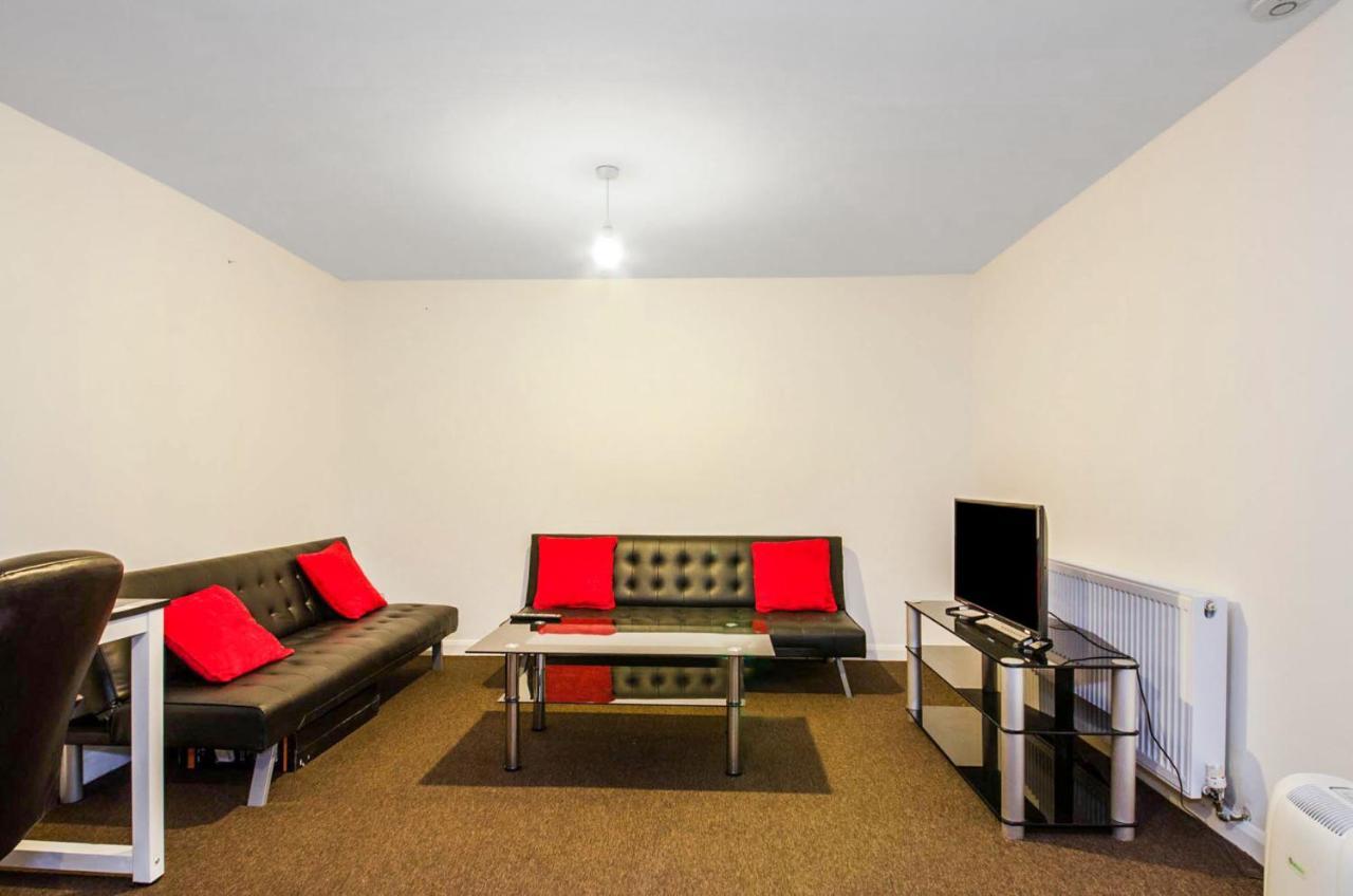 Spacious Studio Flat- Watford Junction & Harry Potter World Kültér fotó